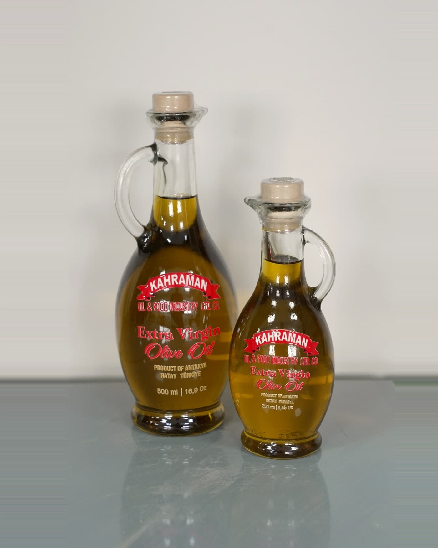 Cork-stoppered carafe bottle
